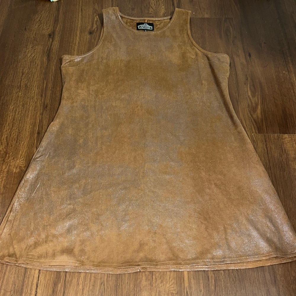Brown dress with metallic detail